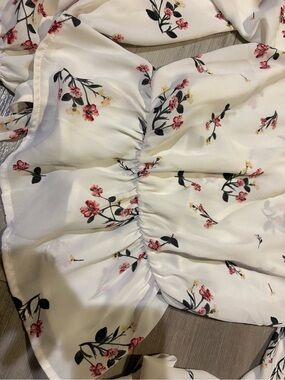 White Floral Ruffled Top - Pink & Black Blossoms